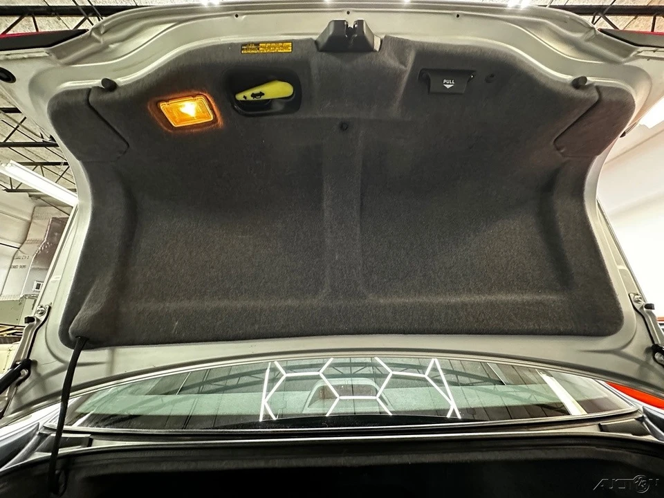 2005 Lexus LS 3rd Gen - Image 24 of 24