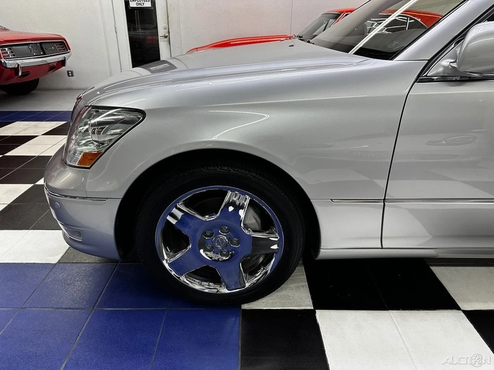 2005 Lexus LS 3rd Gen - Image 7 of 24
