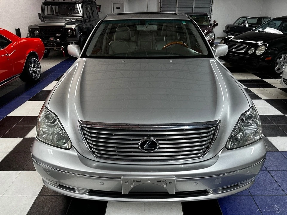 2005 Lexus LS 3rd Gen - Image 3 of 24