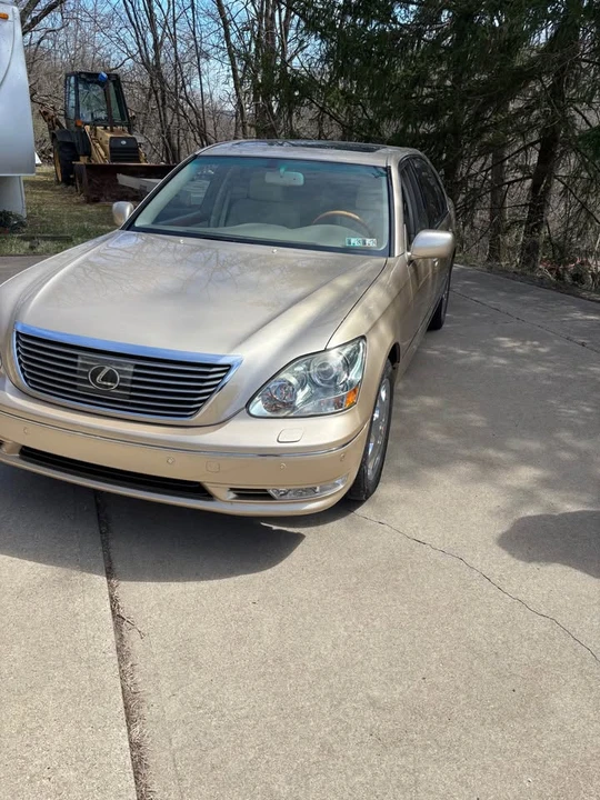 2005 Lexus LS 3rd Gen - Image 2 of 7