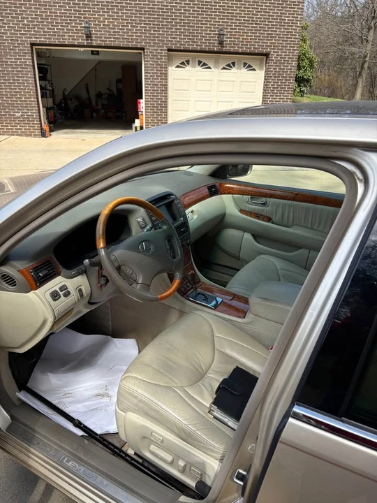 2005 Lexus LS 3rd Gen - Image 6 of 7