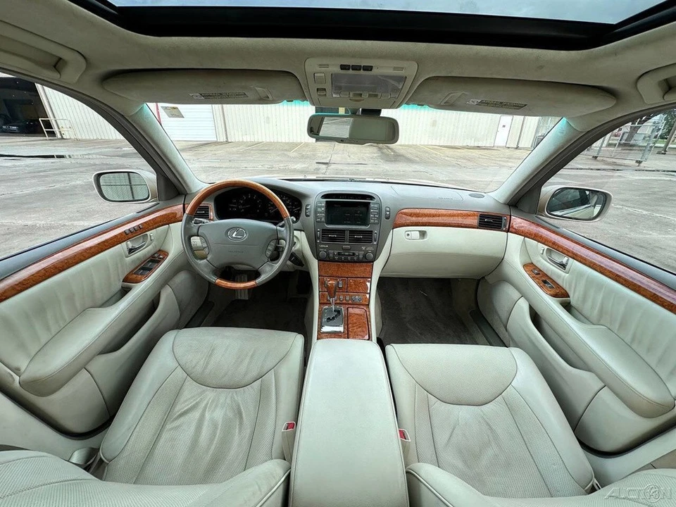 2005 Lexus LS 3rd Gen - Image 16 of 24