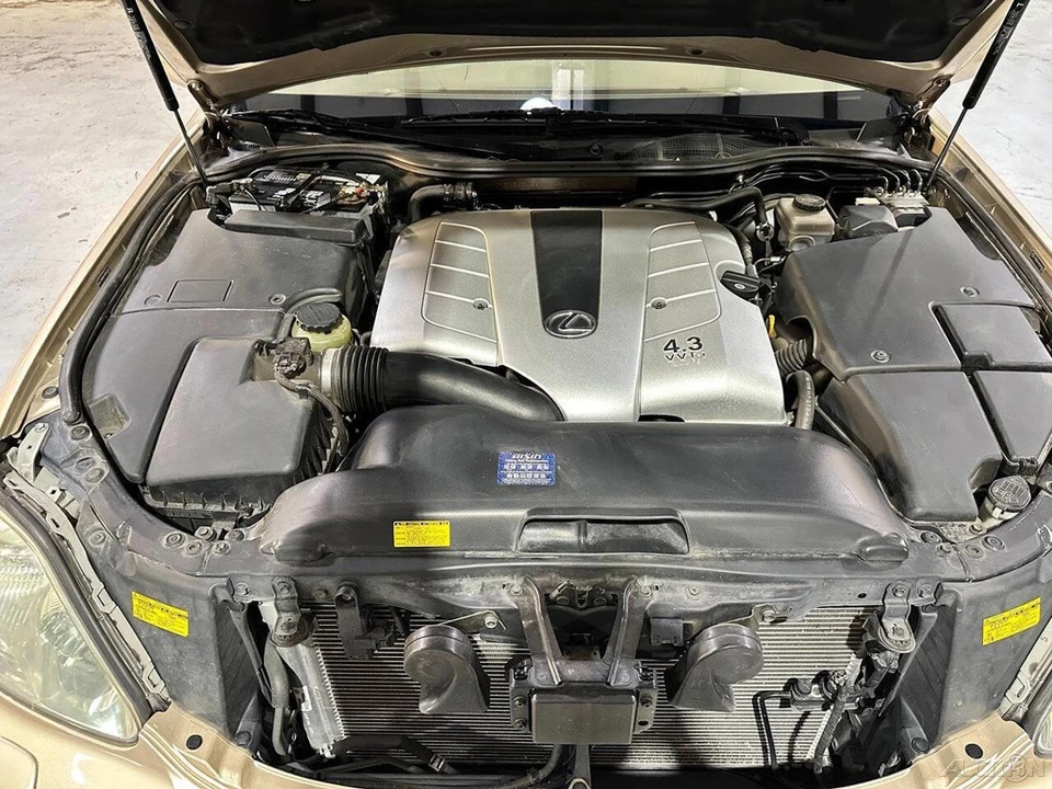 2005 Lexus LS 3rd Gen - Image 18 of 24