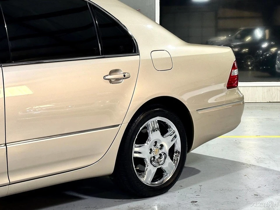 2005 Lexus LS 3rd Gen - Image 4 of 24
