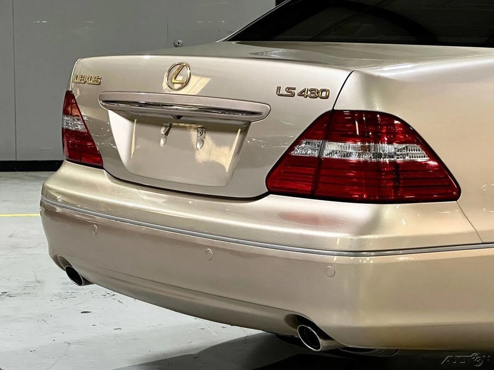 2005 Lexus LS 3rd Gen - Image 7 of 24