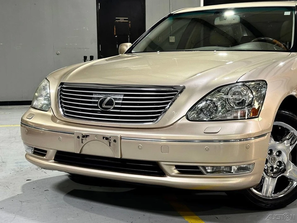2005 Lexus LS 3rd Gen - Image 3 of 24