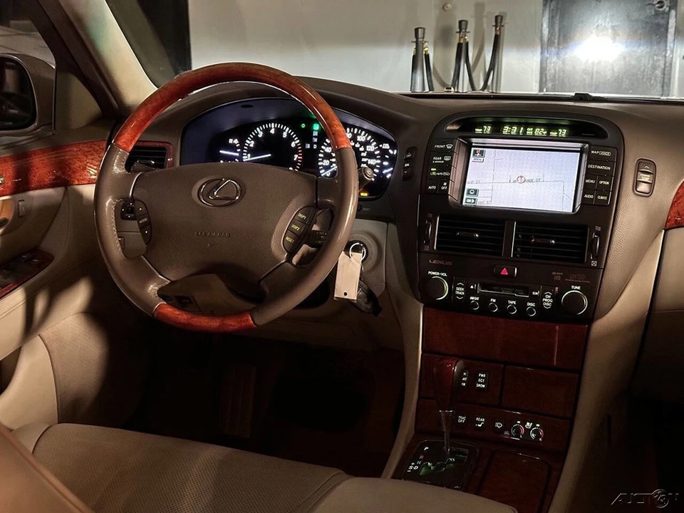 2005 Lexus LS 3rd Gen - Image 23 of 24