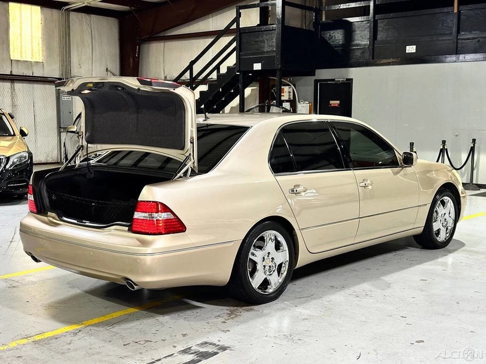 2005 Lexus LS 3rd Gen - Image 22 of 24
