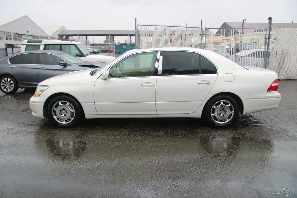 2005 Lexus LS 3rd Gen - Image 3 of 21