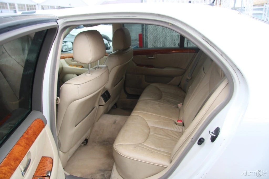 2005 Lexus LS 3rd Gen - Image 21 of 21