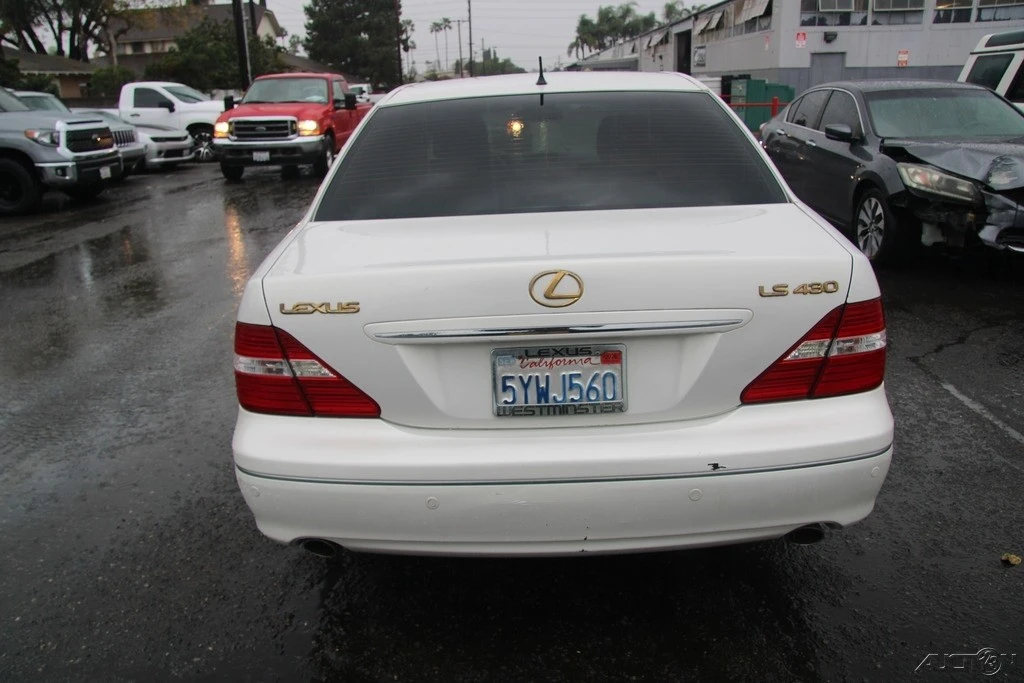 2005 Lexus LS 3rd Gen - Image 5 of 21