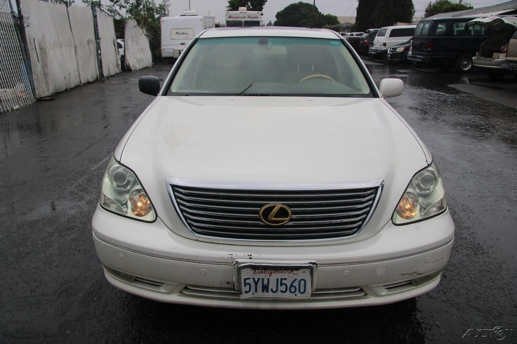 2005 Lexus LS 3rd Gen - Image 9 of 21