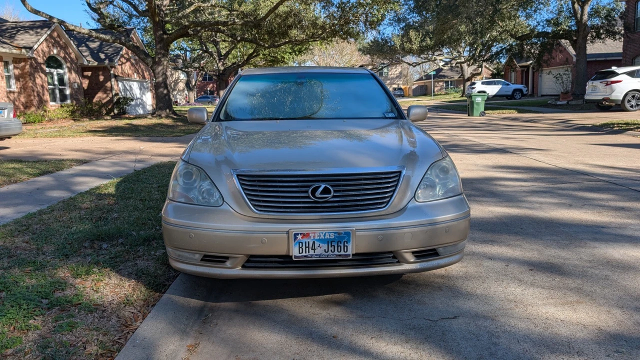 2005 Lexus LS 3rd Gen - Image 4 of 15