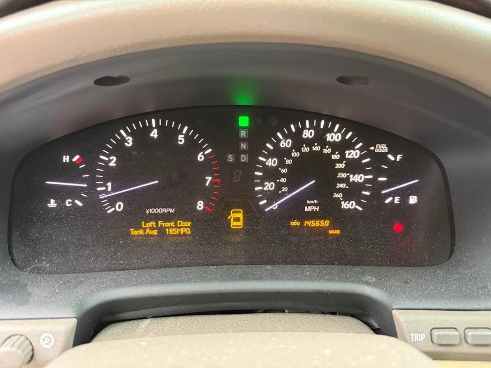 2005 Lexus LS 3rd Gen - Image 4 of 11