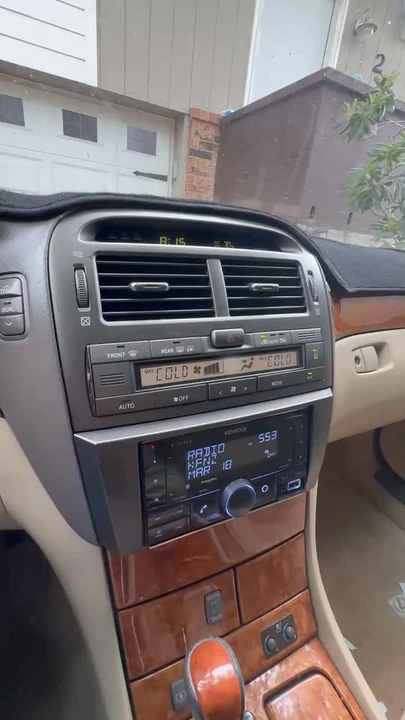 2005 Lexus LS 3rd Gen - Image 11 of 11