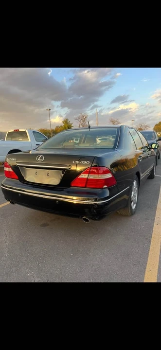 2005 Lexus LS 3rd Gen - Image 2 of 11