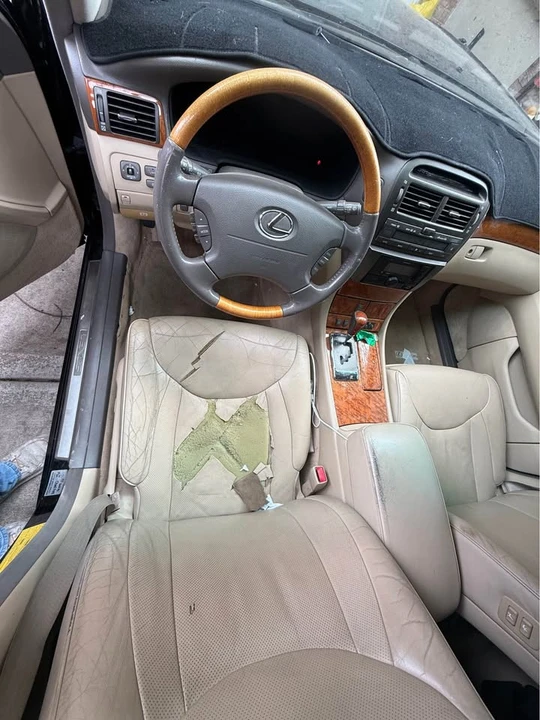 2005 Lexus LS 3rd Gen - Image 10 of 11