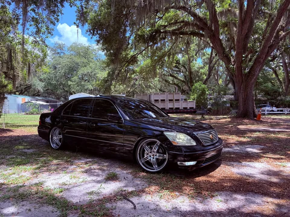 2005 Lexus LS 3rd Gen - Image 4 of 10