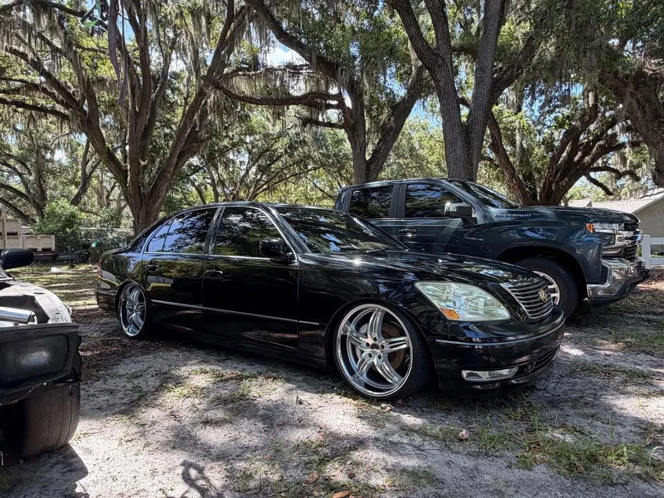 2005 Lexus LS 3rd Gen - Image 8 of 10