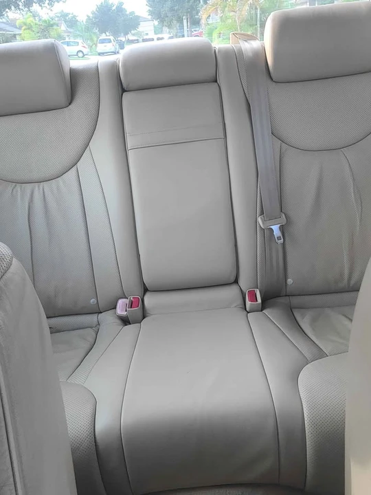 2005 Lexus LS 3rd Gen - Image 3 of 8
