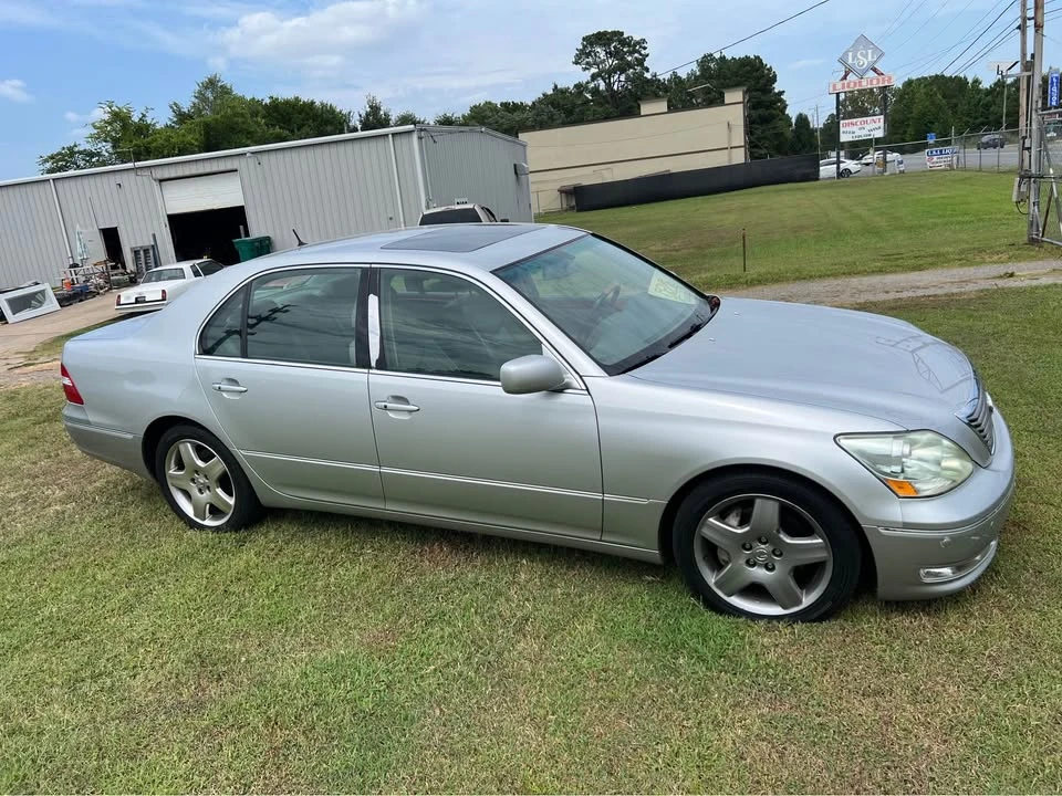 2005 Lexus LS 3rd Gen - Image 4 of 9
