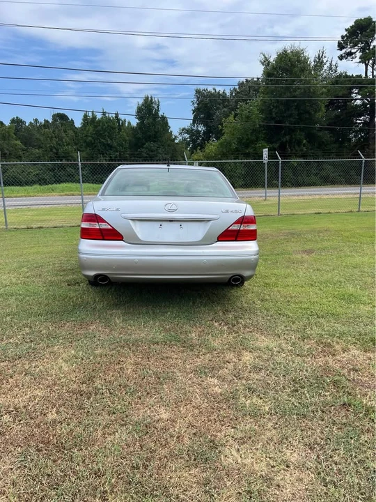 2005 Lexus LS 3rd Gen - Image 2 of 9