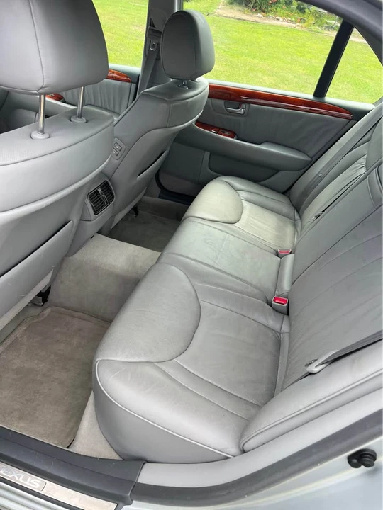 2005 Lexus LS 3rd Gen - Image 7 of 9