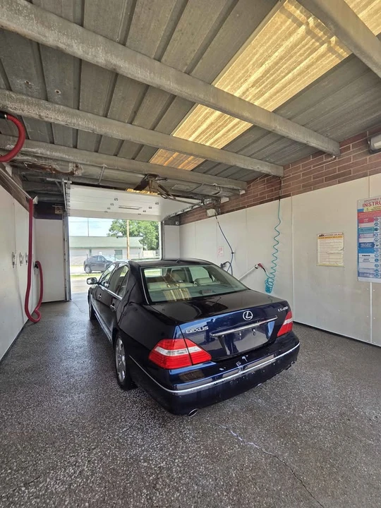 2005 Lexus LS 3rd Gen - Image 4 of 4
