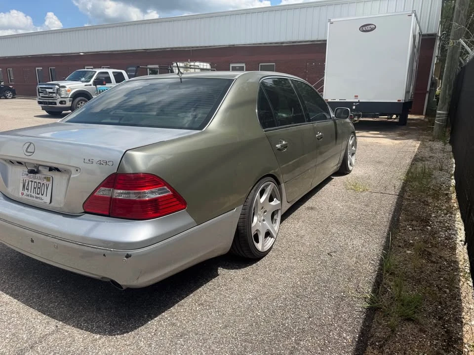2005 Lexus LS 3rd Gen - Image 3 of 7