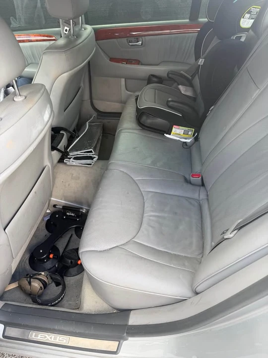 2005 Lexus LS 3rd Gen - Image 4 of 7