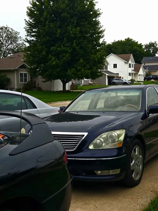 2005 Lexus LS 3rd Gen - Image 3 of 4