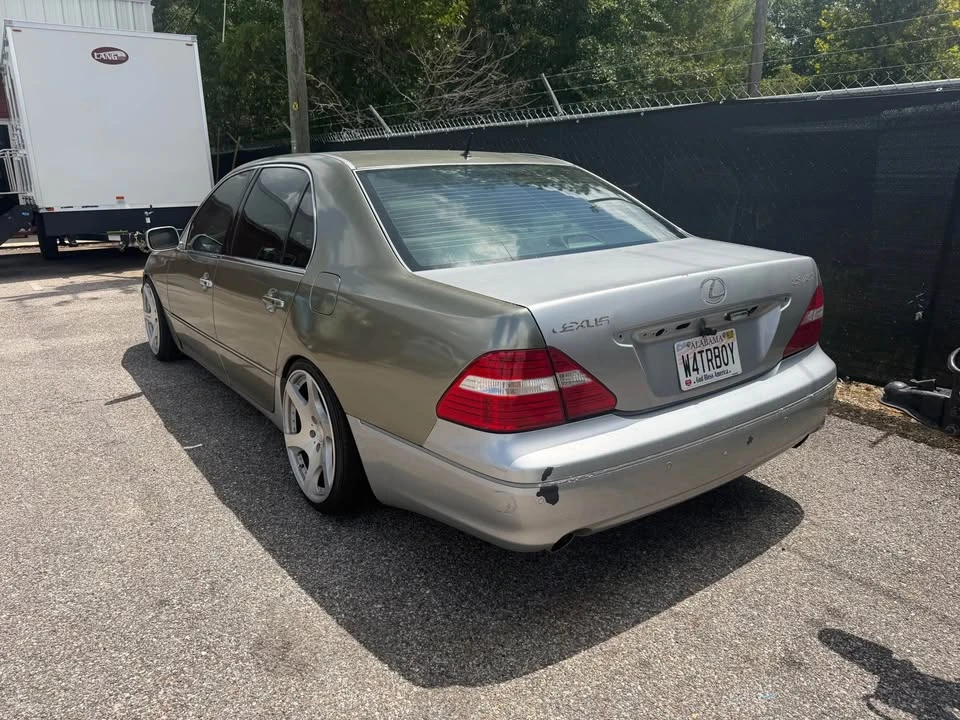 2005 Lexus LS 3rd Gen - Image 2 of 7