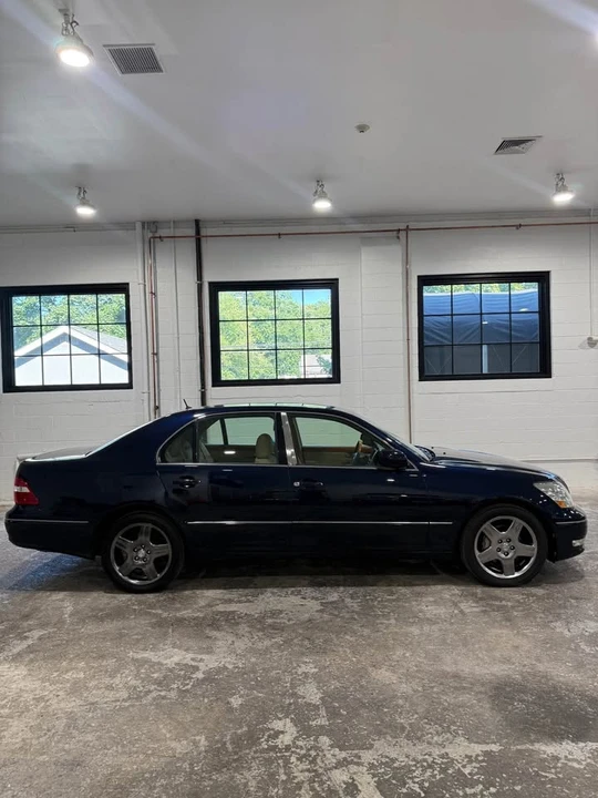 2005 Lexus LS 3rd Gen - Image 2 of 14