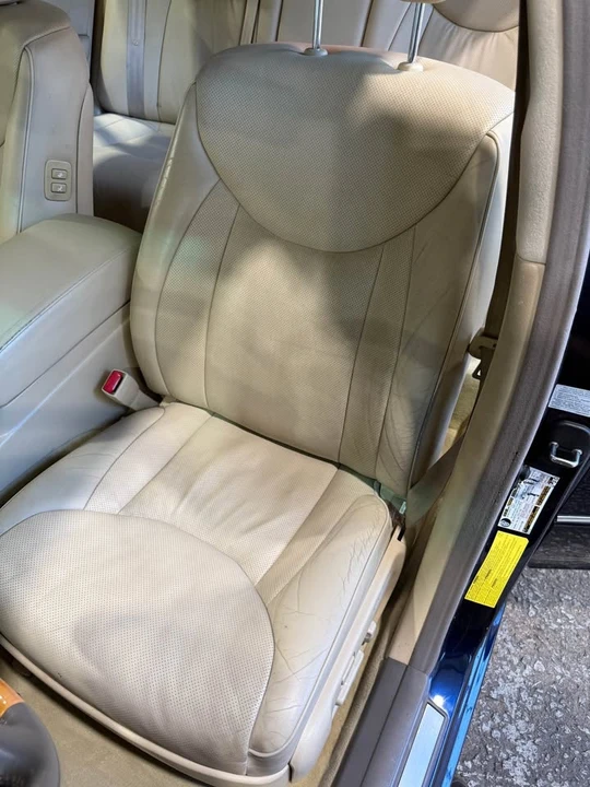 2005 Lexus LS 3rd Gen - Image 10 of 14