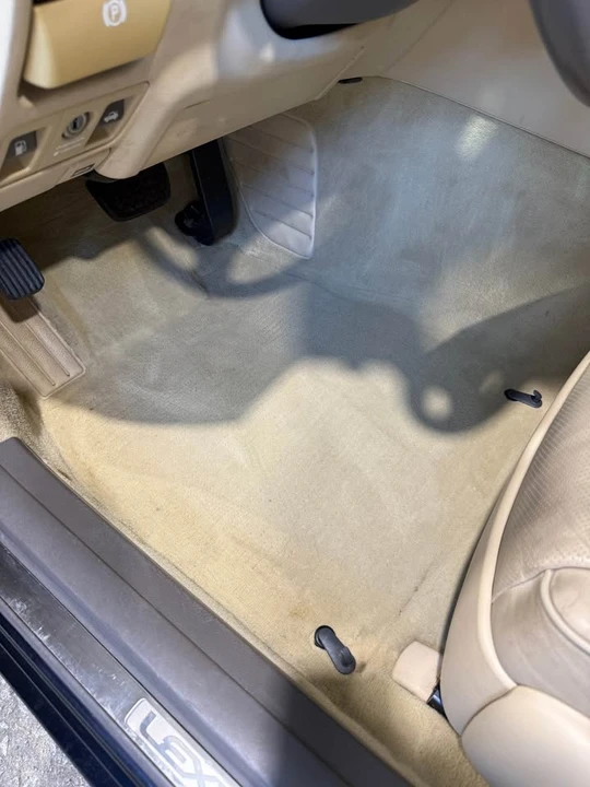 2005 Lexus LS 3rd Gen - Image 11 of 14