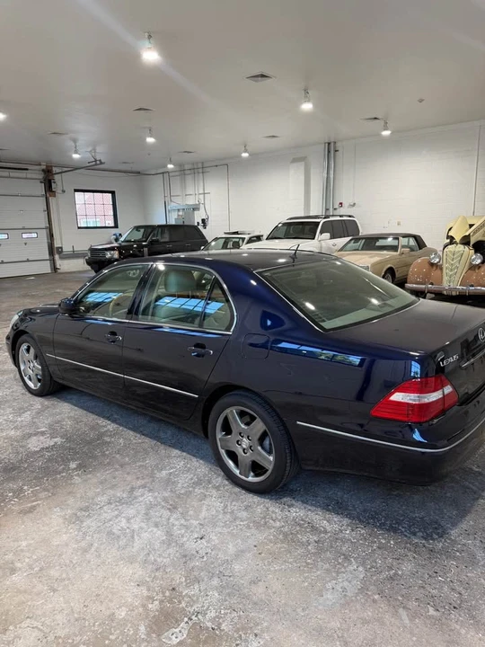 2005 Lexus LS 3rd Gen - Image 4 of 14