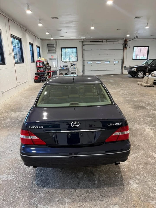 2005 Lexus LS 3rd Gen - Image 3 of 14