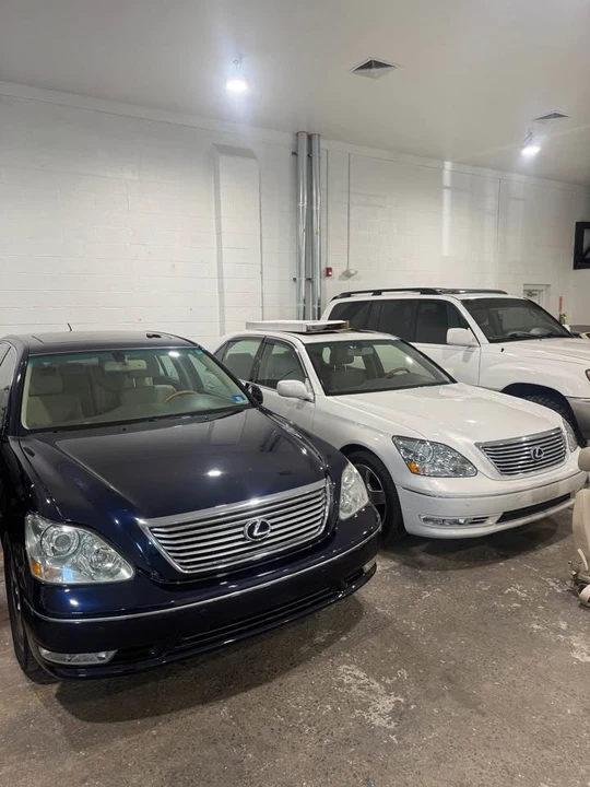 2005 Lexus LS 3rd Gen - Image 14 of 14