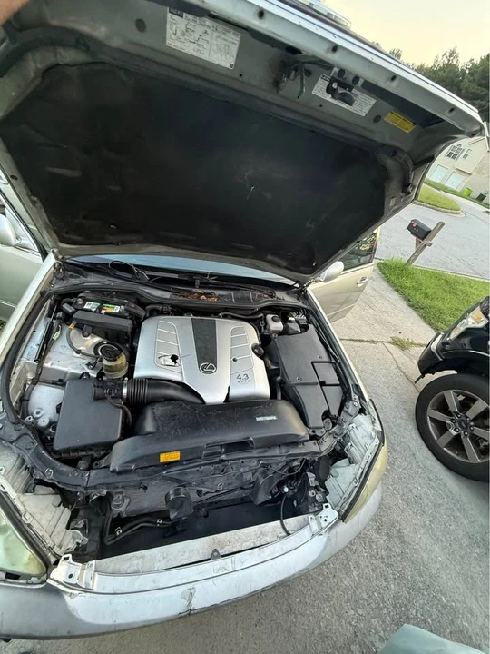 2005 Lexus LS 3rd Gen - Image 9 of 20