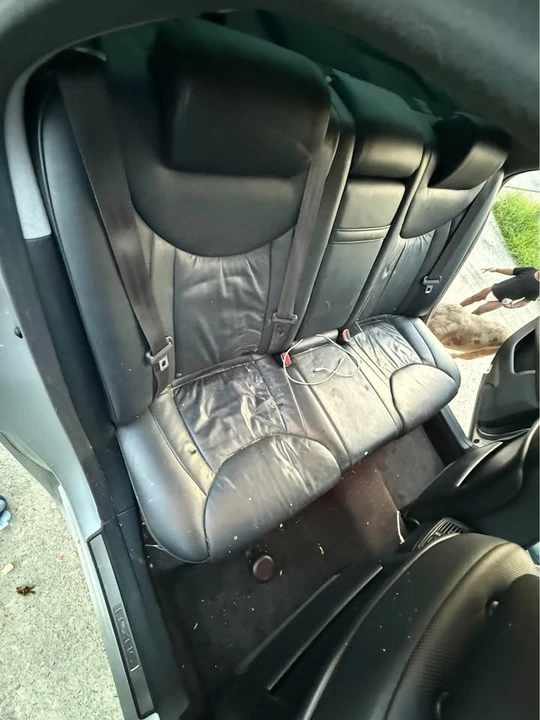 2005 Lexus LS 3rd Gen - Image 6 of 20