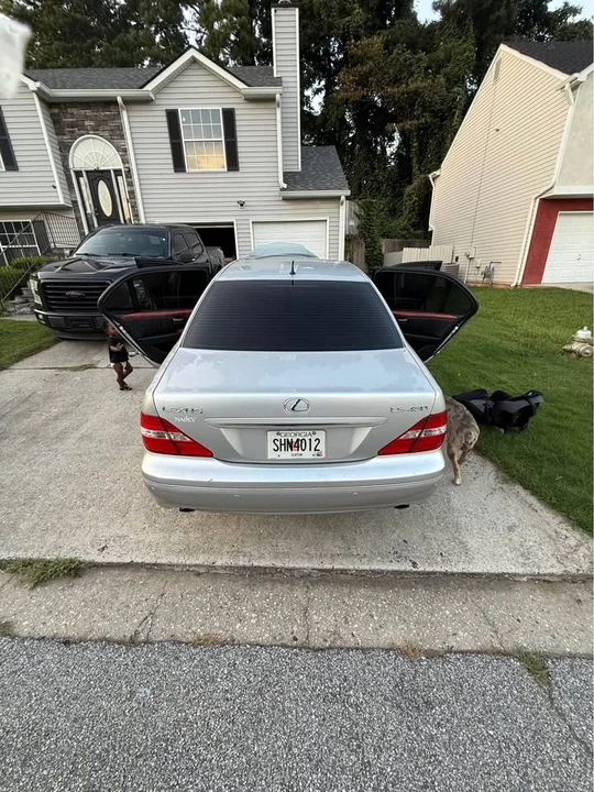 2005 Lexus LS 3rd Gen - Image 5 of 20