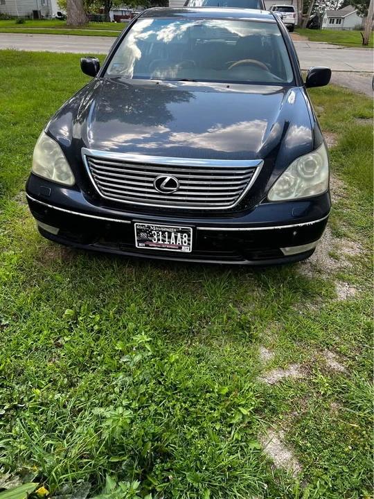 2005 Lexus LS 3rd Gen - Image 5 of 11