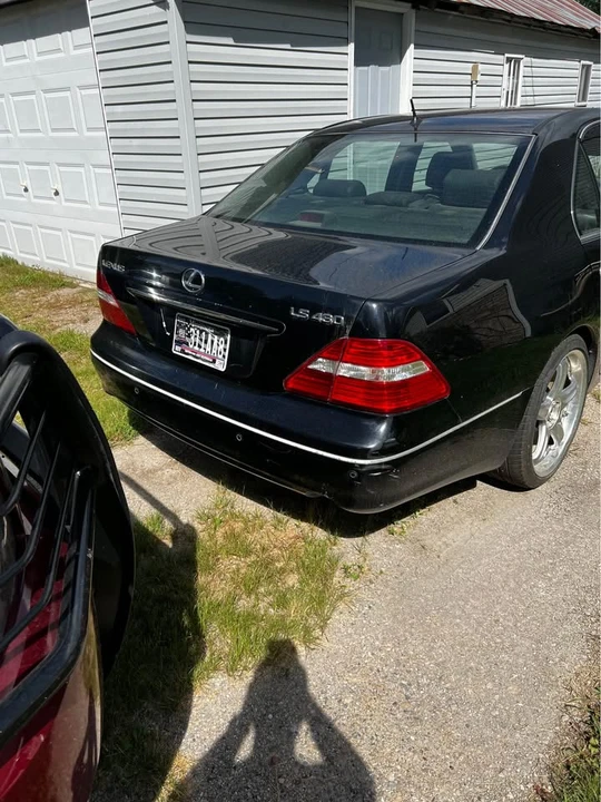 2005 Lexus LS 3rd Gen - Image 2 of 11