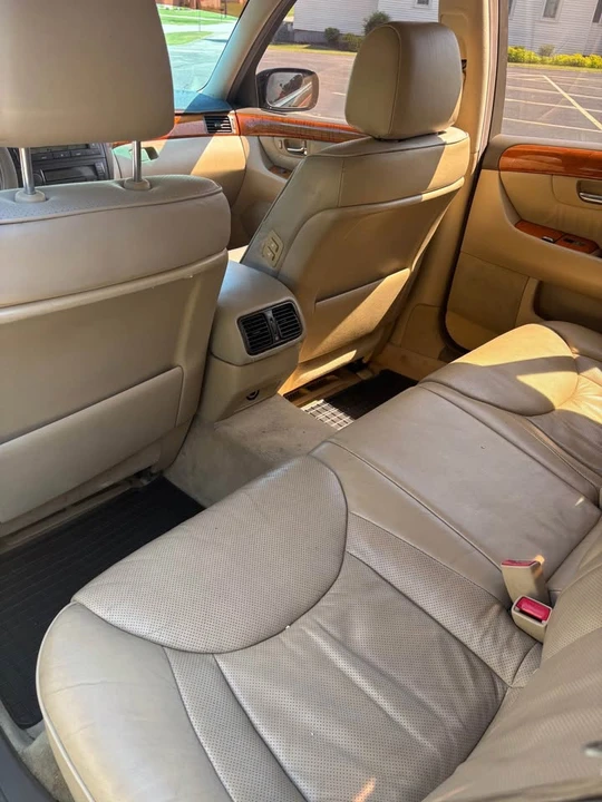 2005 Lexus LS 3rd Gen - Image 7 of 8