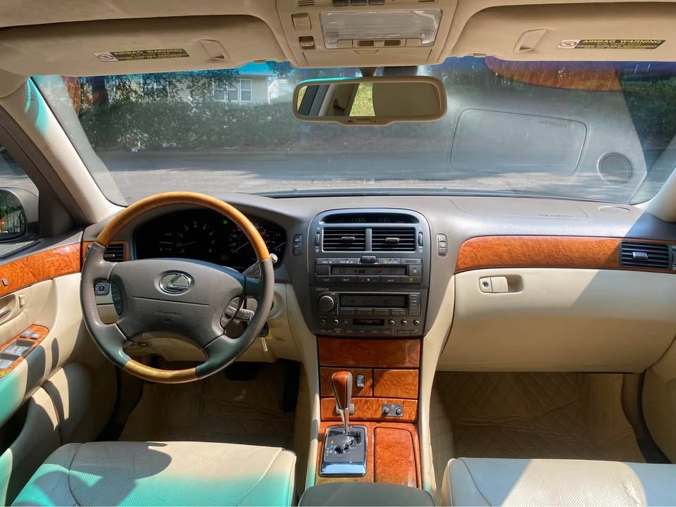 2005 Lexus LS 3rd Gen - Image 14 of 18