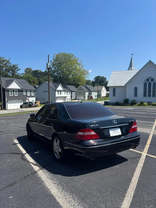 2005 Lexus LS 3rd Gen - Image 3 of 8