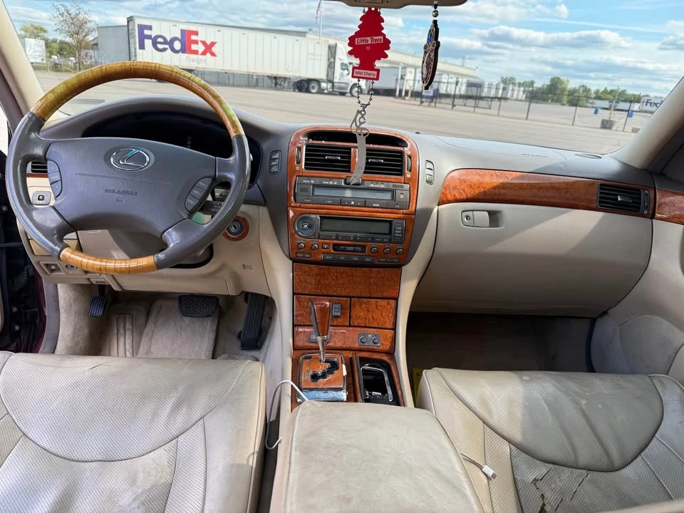 2005 Lexus LS 3rd Gen - Image 12 of 17