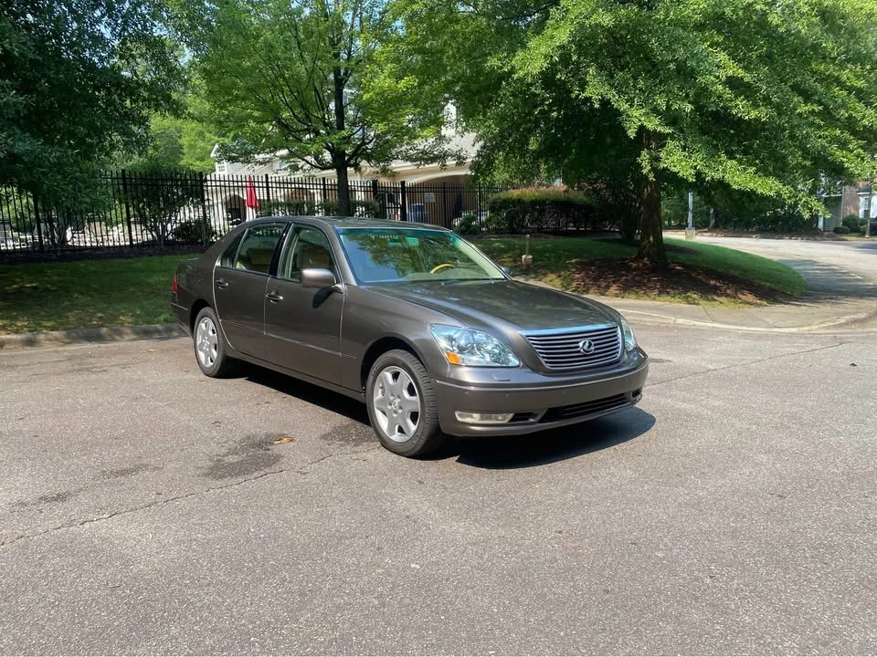 2005 Lexus LS 3rd Gen - Image 7 of 18