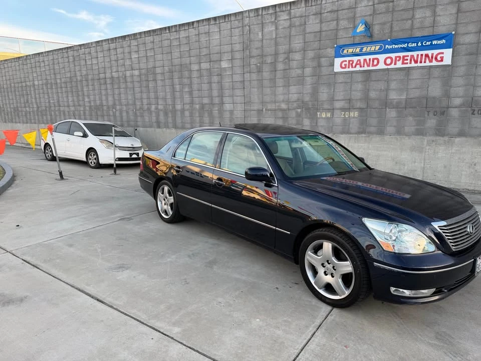 2005 Lexus LS 3rd Gen - Image 7 of 16