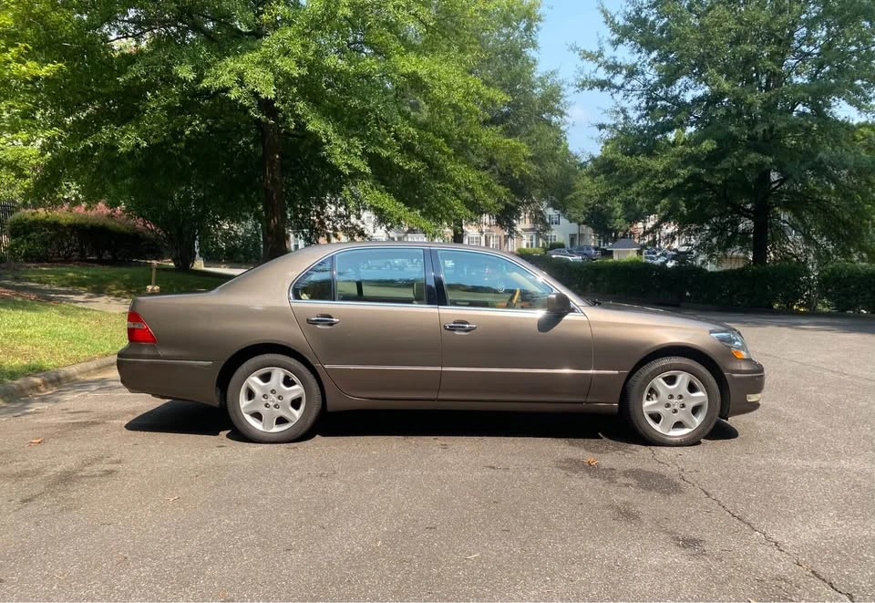 2005 Lexus LS 3rd Gen - Image 6 of 18